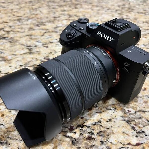 Sony A7 III 24.2MP full frame Digital Mirrorless Camera with FE 28-70mm Lens