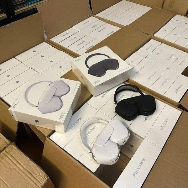 Medium Pallets (~80–100 units) AirPods max pallet
